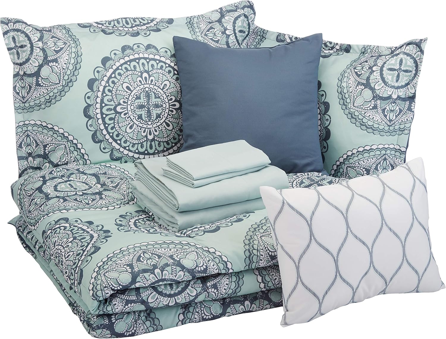 Transform Your Bedroom with the Amazon Basics All-Season Comforter Set