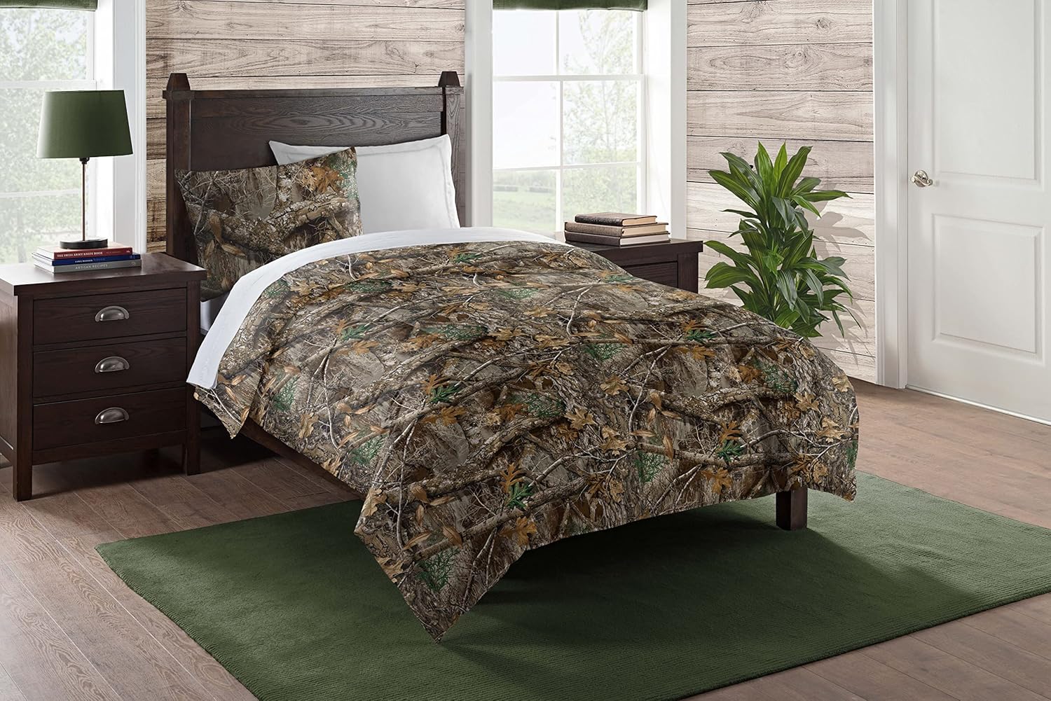 Sleep in Style with the Northwest Realtree Comforter and Sham Set