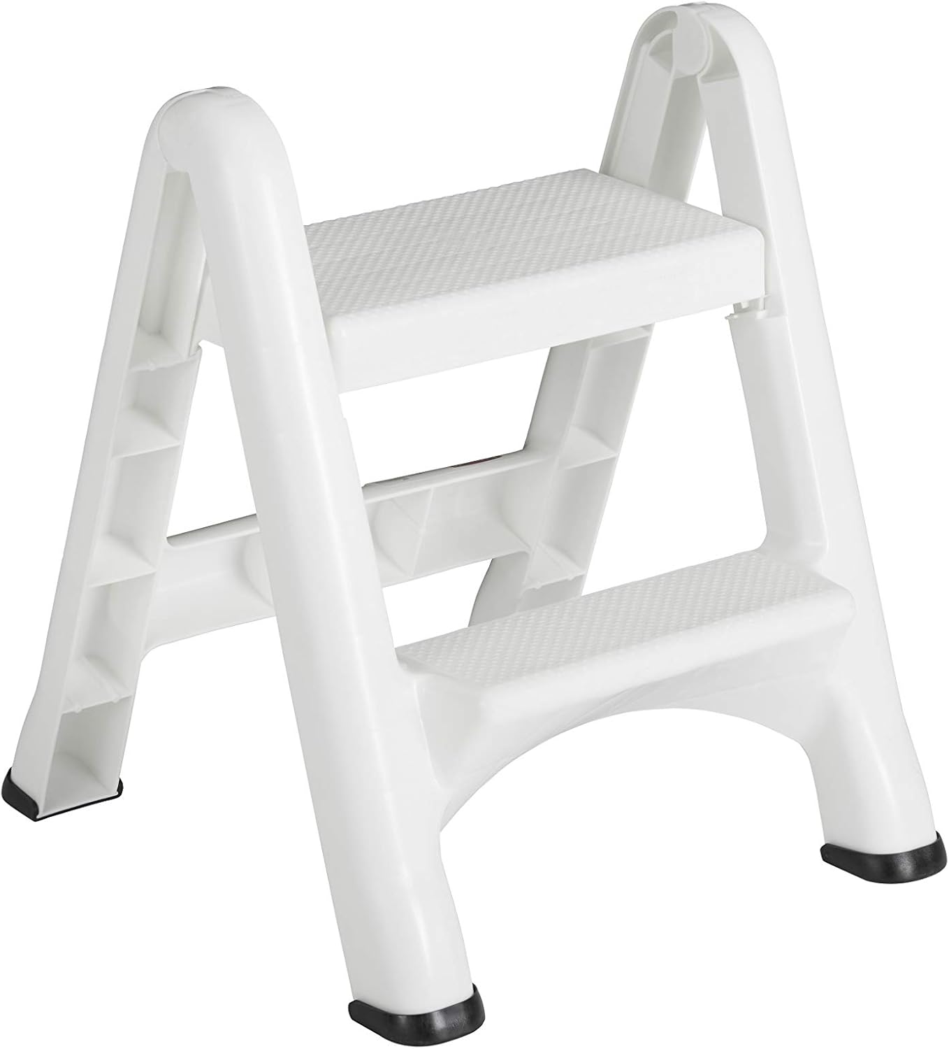 Reviewing the Rubbermaid Two-Step Folding Foot Stool